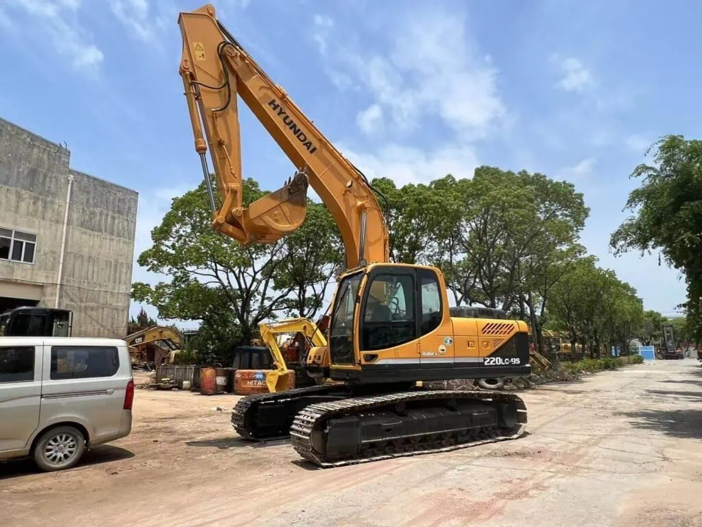 Hyundai 220 Excavator