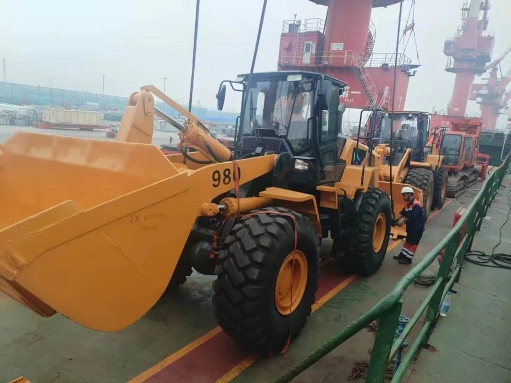 used construction machinery delivery (1)