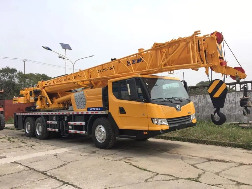 XCMG 25ton crane 3