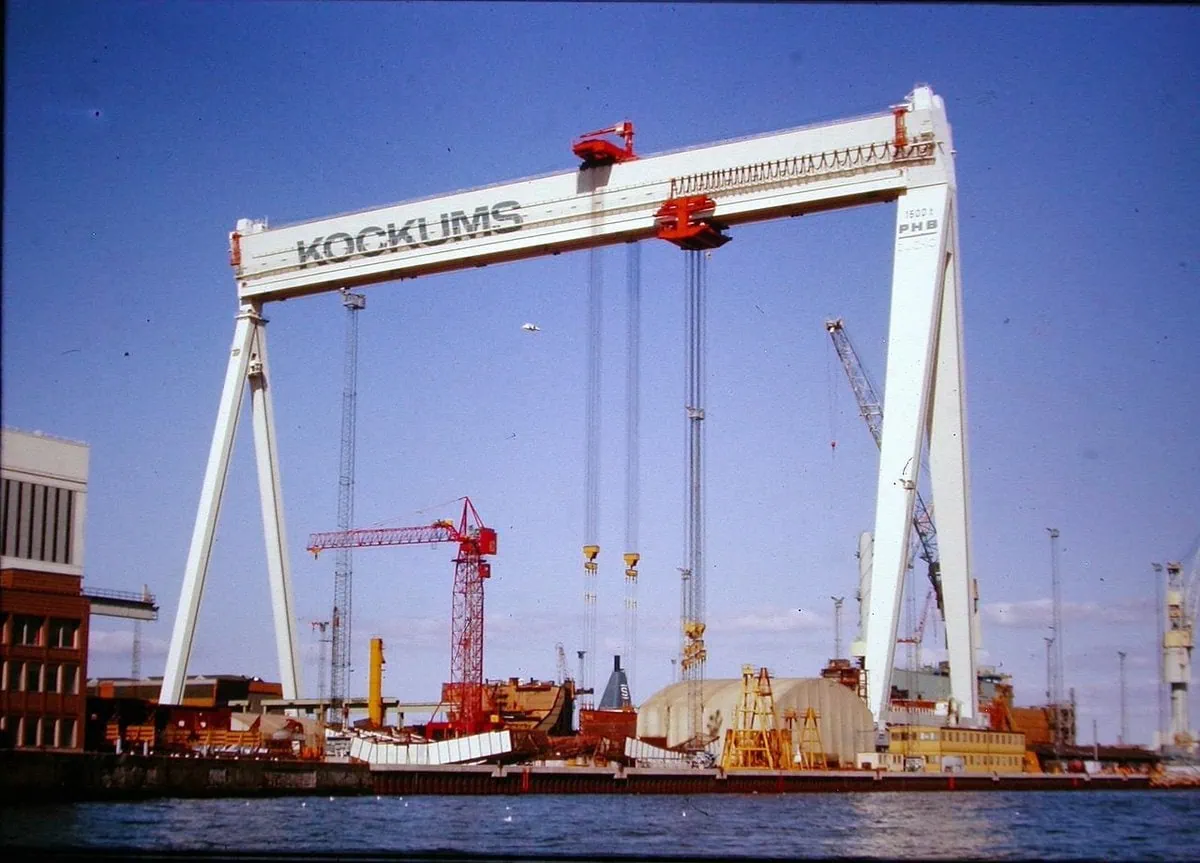 biggest crane