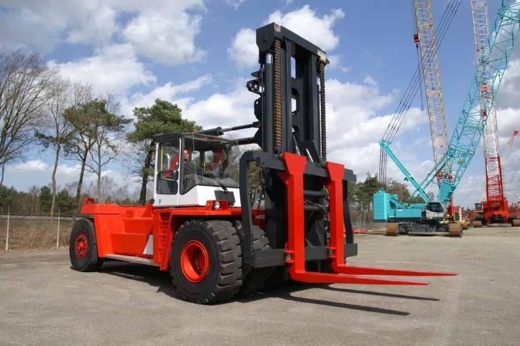 biggest forklift2