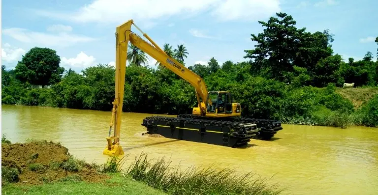 ship excavator with long reach arm