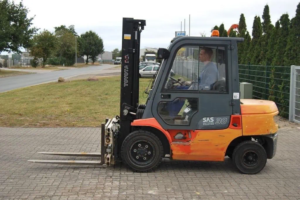 Toyota SAS30 forklift